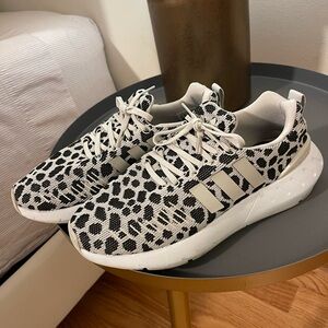 ADIDAS SNICKERS ⭐️ size 7.5 leopard 🐆 stile